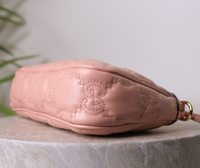 Gucci GG Matelassé — růžová kabelka
