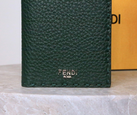 Fendi CardHolder — tmavě zelené pouzdro na karty — fotografie 2