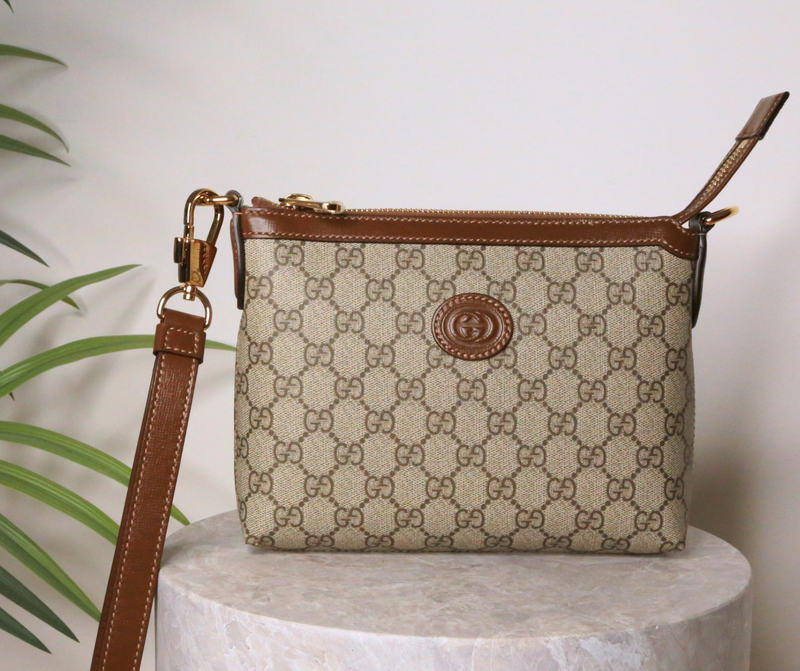 Gucci GG Supreme — béžová kabelka přes rameno — fotografie 1