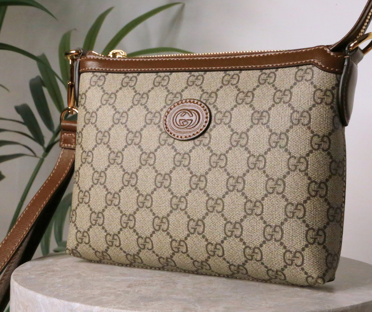 Gucci GG Supreme — béžová kabelka přes rameno — fotografie 3