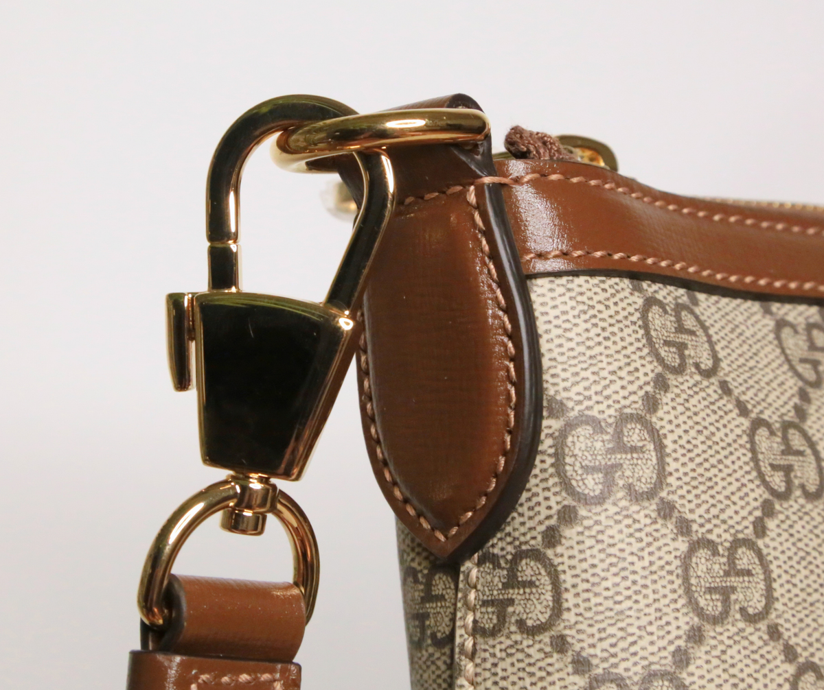 Gucci GG Supreme — béžová kabelka přes rameno — fotografie 4