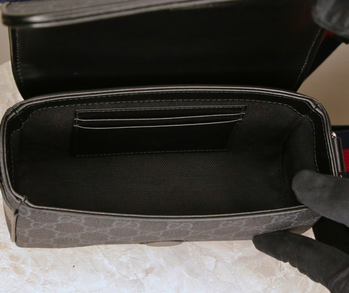 Gucci GG Supreme Mini — černá kabelka přes rameno — fotografie 10