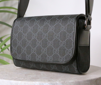 Gucci GG Supreme Mini — černá kabelka přes rameno — fotografie 3
