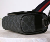 Gucci GG Supreme Mini — černá kabelka přes rameno — fotografie 7
