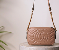 Gucci GG Marmont Mini — béžová kabelka — fotografie 2