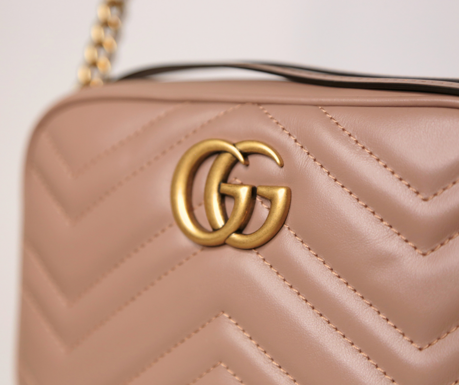Gucci GG Marmont Mini — béžová kabelka — fotografie 5